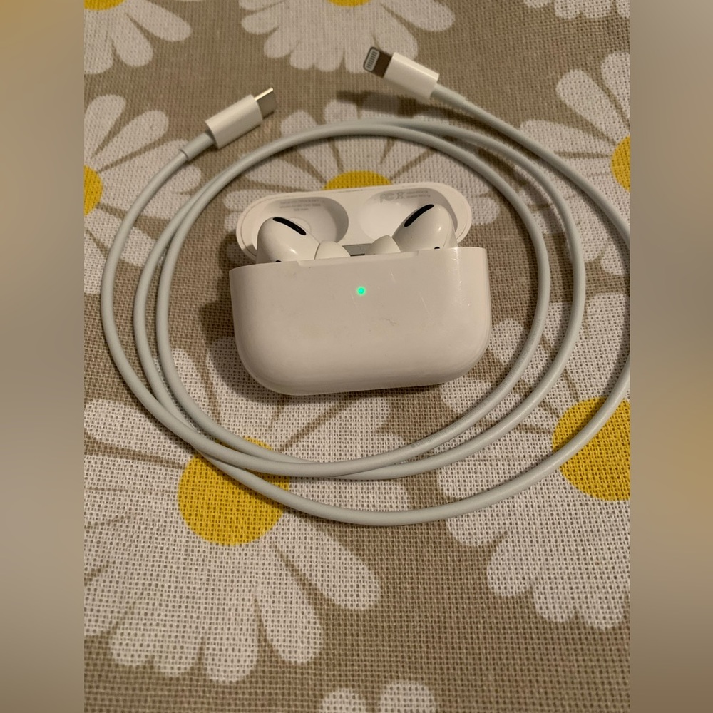 AirPod Pro with MagSafe Charging Case